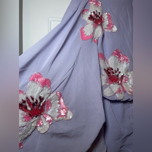 Maya Delux Mini Dress Size 4 Lilac Sequined Pink Lilies Flutter Sleeves Beaded - Picture 8 of 11